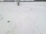 4WD na sněhu je zábavná, kreslí kruhy jako UFO v obilí ;)